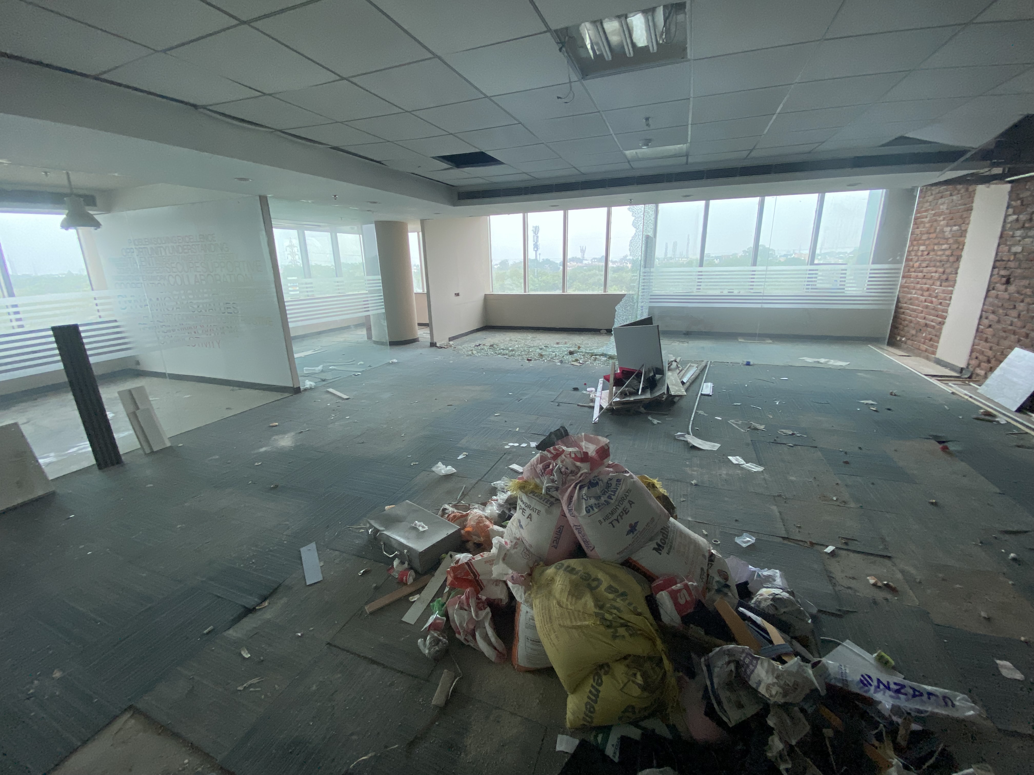 334.5 square meter Office for sale in New Delhi — photo 16