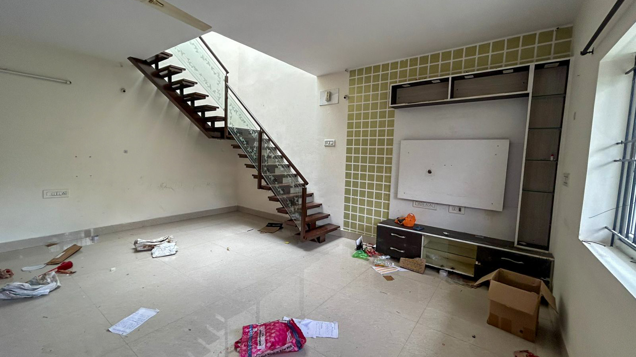 1350 square feet Flat for sale in BENGALURU Bengaluru — photo 2