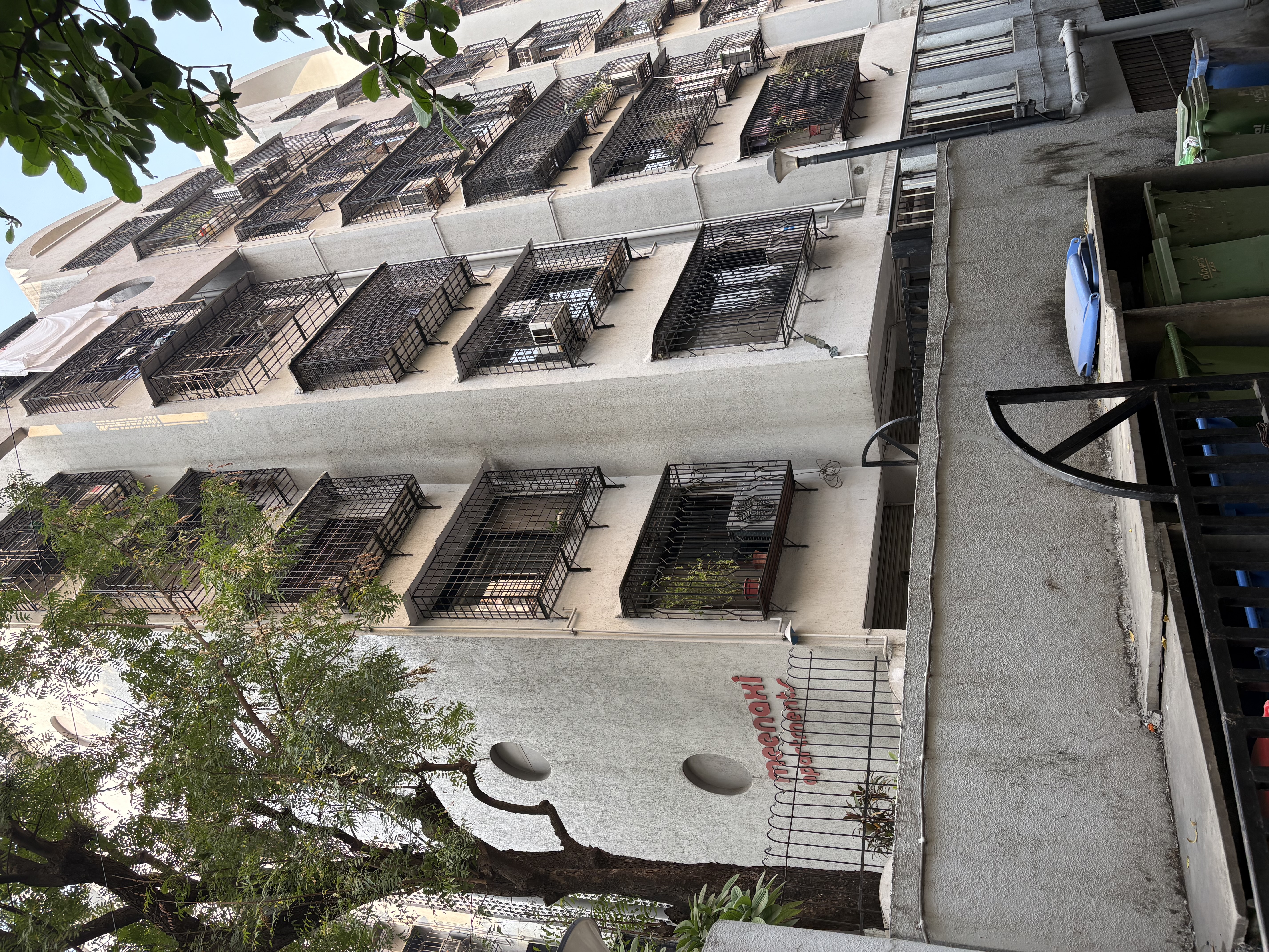 2 BHK Flat for sale in Meenaxi Appartment, GOREGAON EAST Mumbai