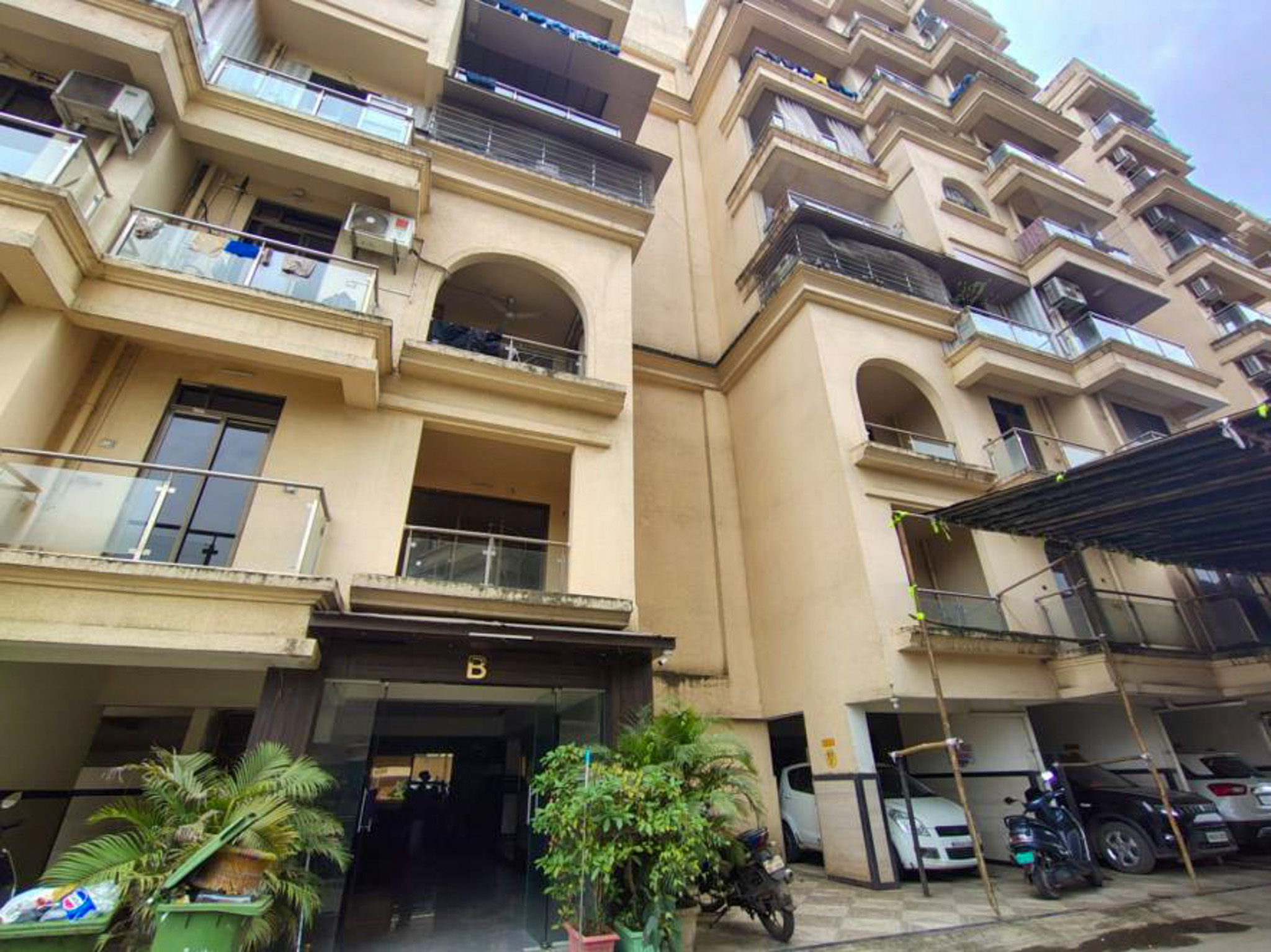 892 square feet Flat for sale in THANE Ulhasnagar