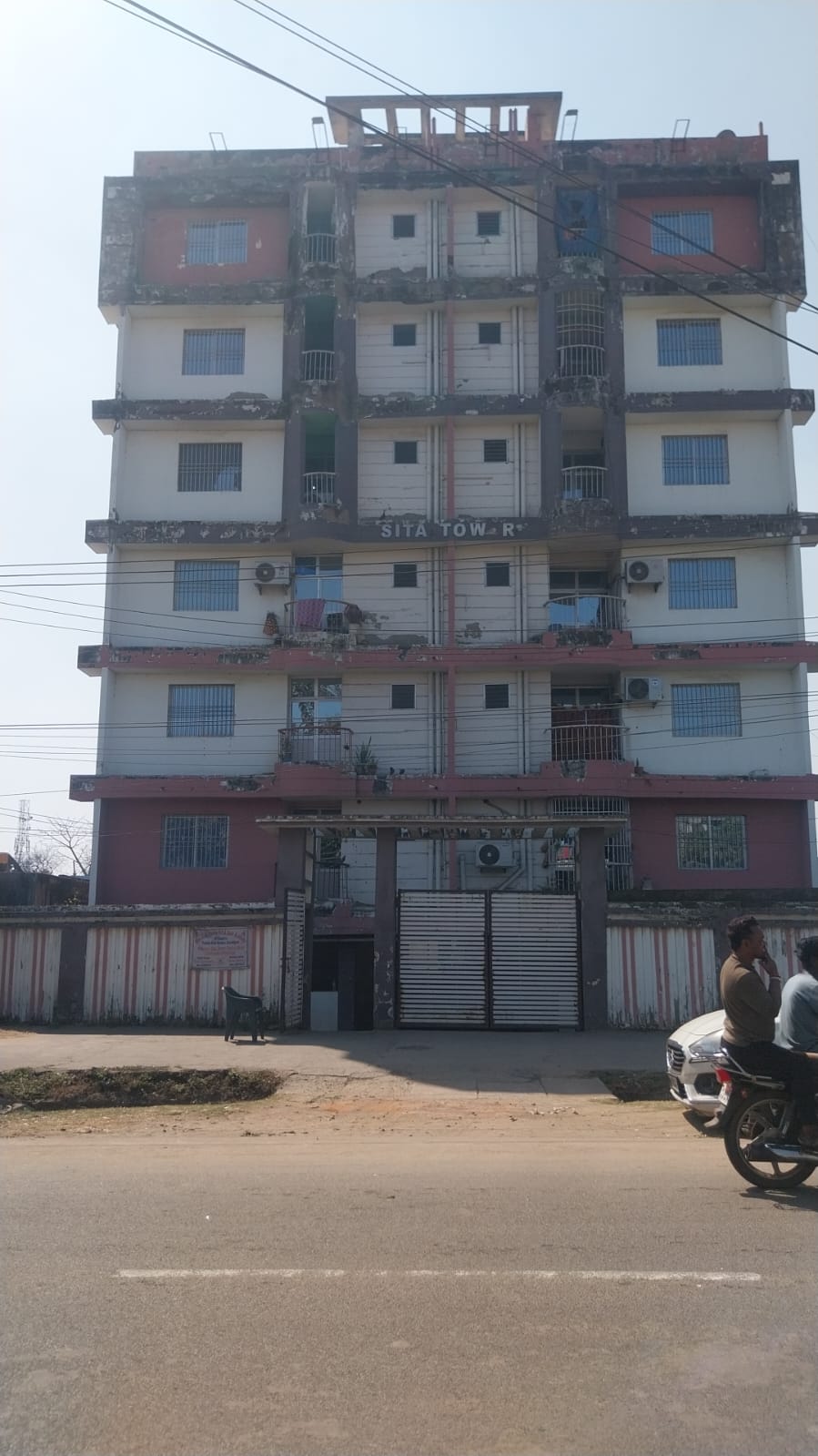 910 square feet Flat for sale in Chirkunda — photo 1