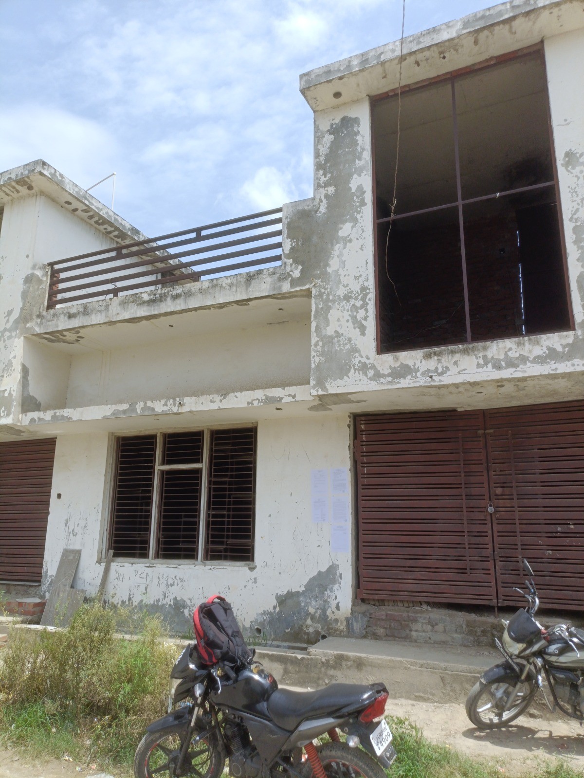 92.93 square meter Individual House for sale in village Fajalpur Mehraula Tehsil Rudrapur Dineshpur