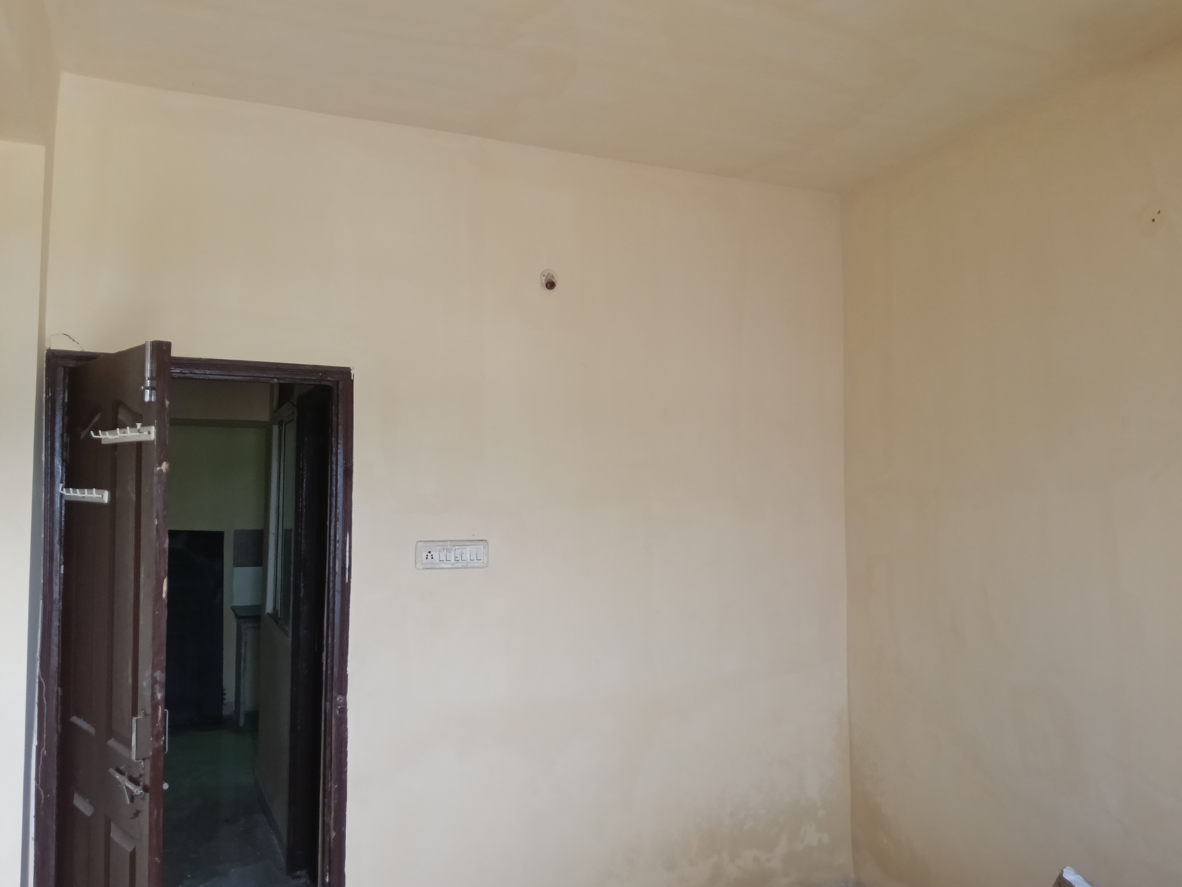 750 square feet Flat for sale in Shri Krishna Planet, LIMBODI Indore