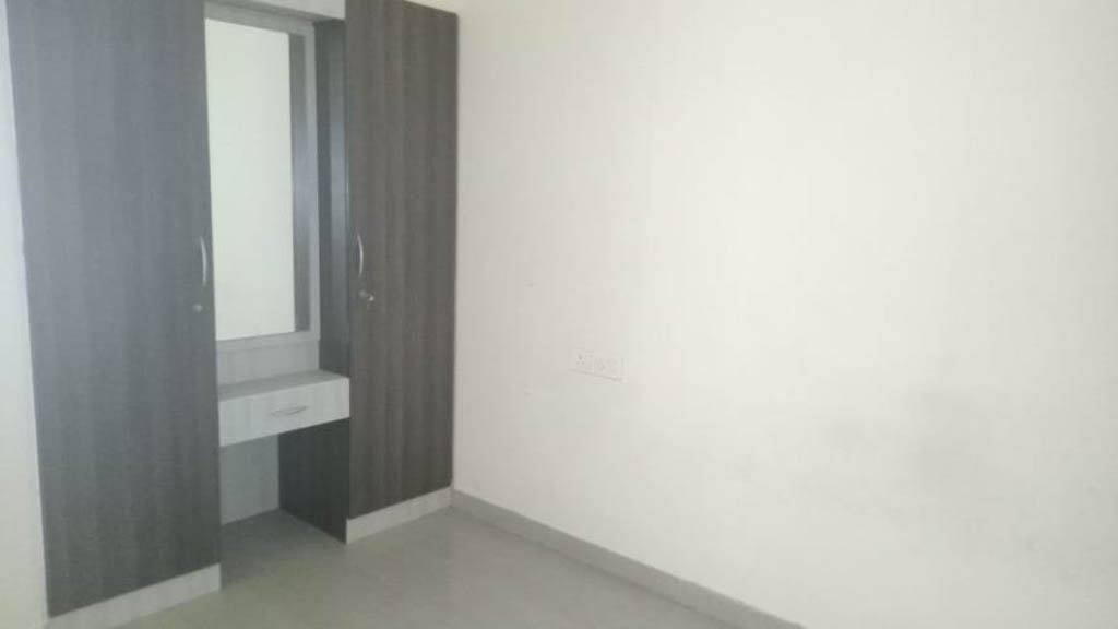 2 BHK Flat for sale in ROYAL TOWN, Located in a developing residential locality and about 1 km away from Mahindra City bus stop. Mahindra World City