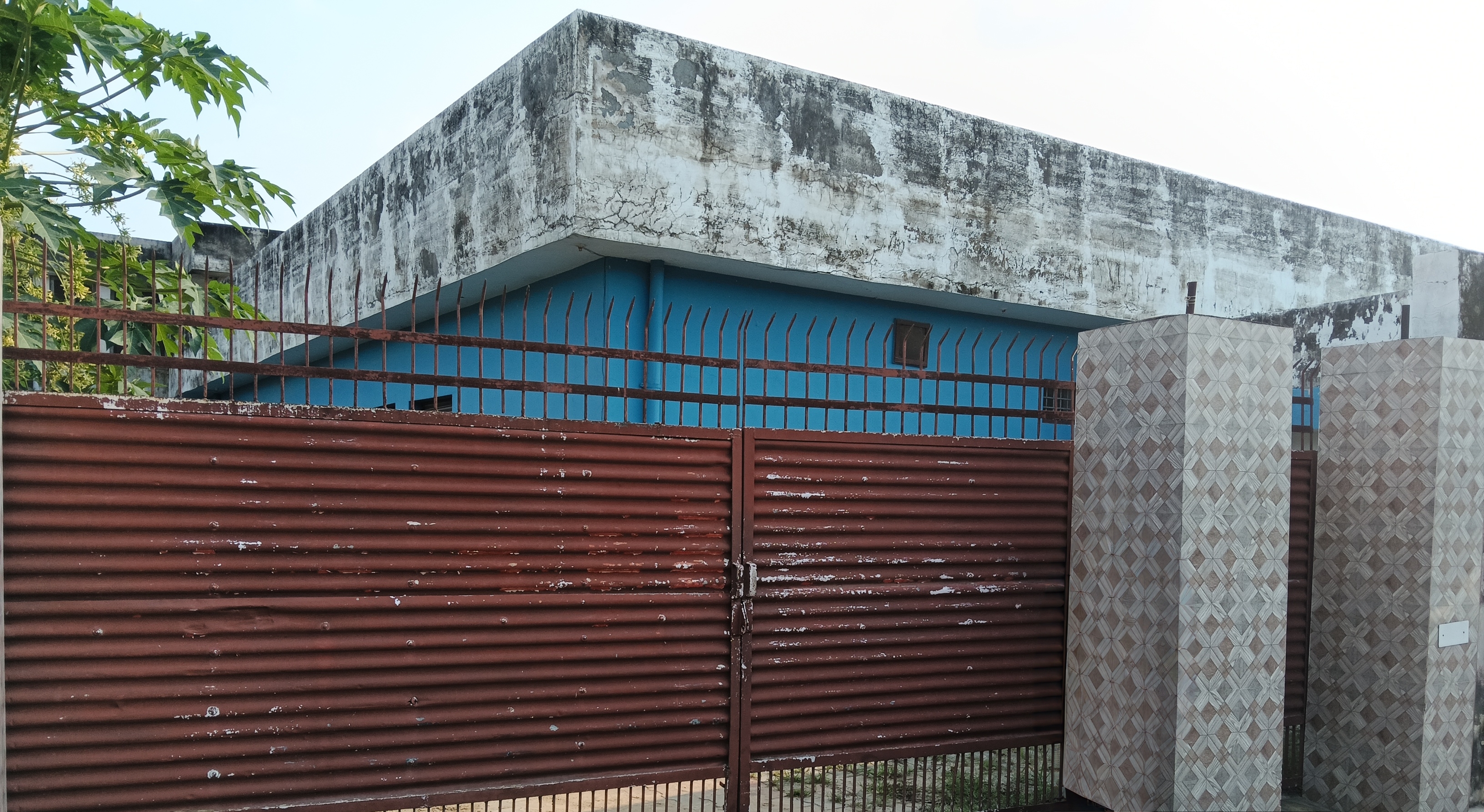 LAND AND BUIDING for sale in Indora