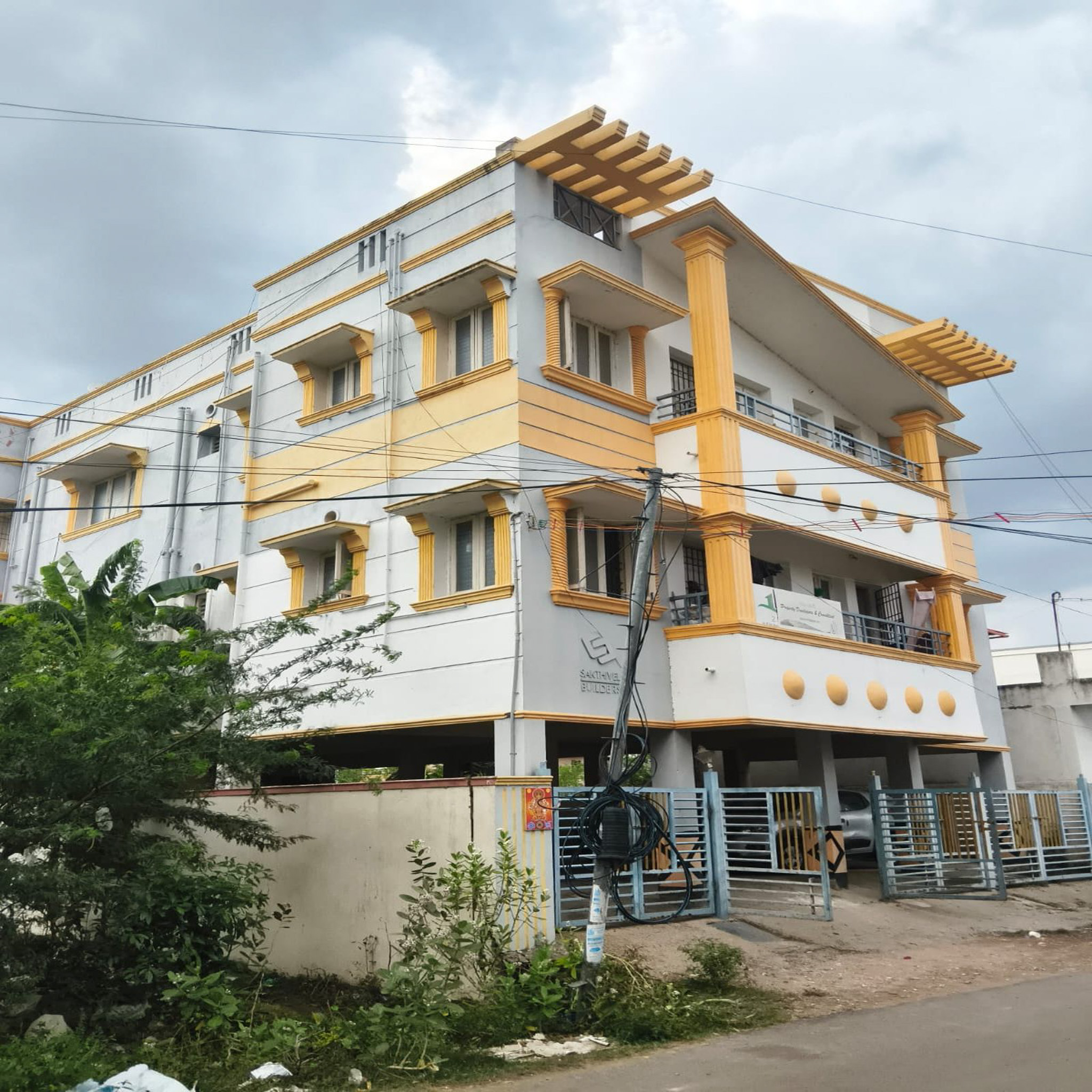 2 BHK Flat for sale in SAKTHIVEL BUILDERS, CKAYIRAMBEDU CHENNAI Maraimalai Nagar — photo 8