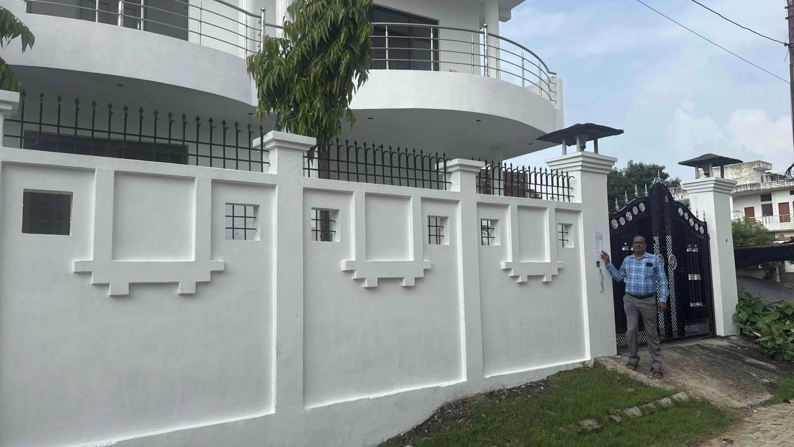 2640 square feet Individual House for sale in Sarnath