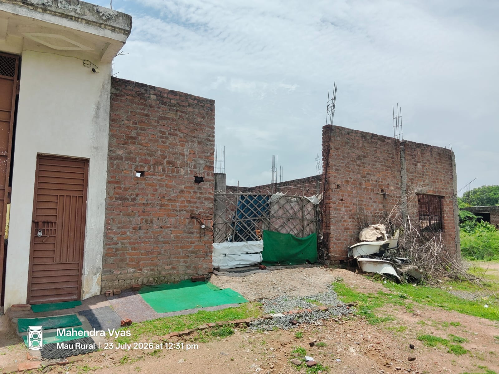 2000 square feet Individual House for sale in Mauranipur — photo 2