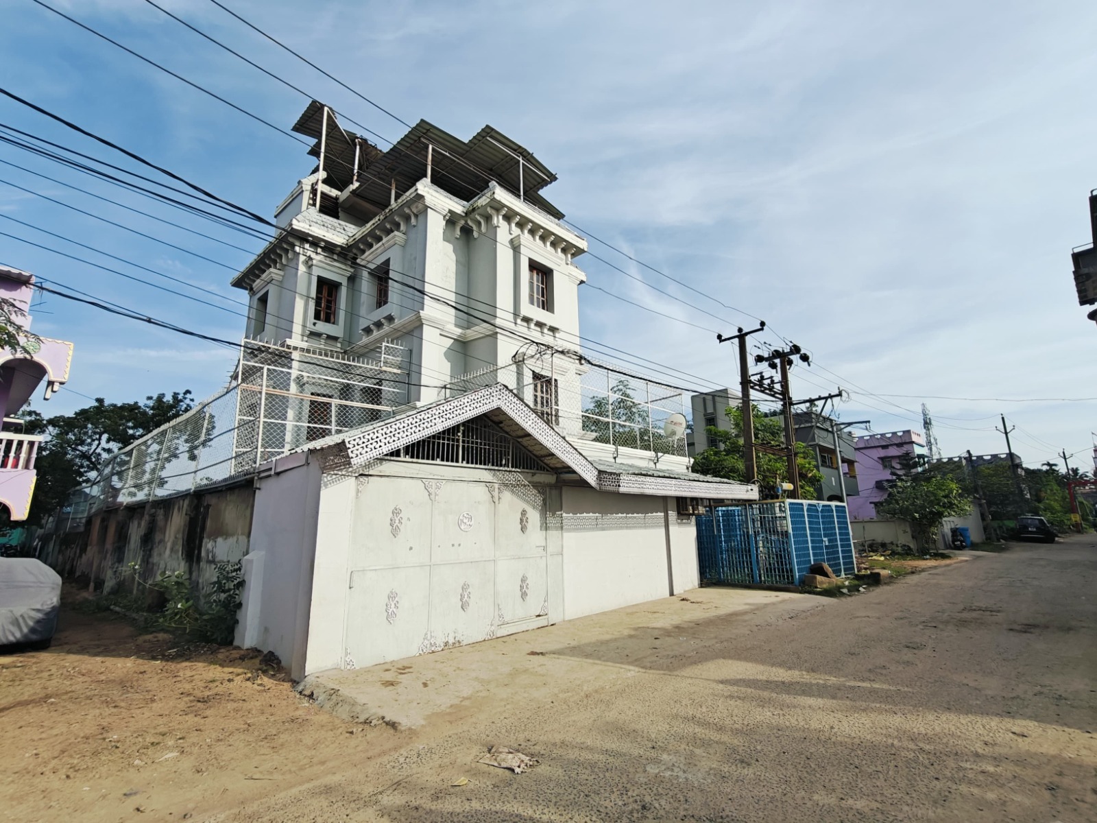 Individual House for sale in LAND & BUIDLING OVER KHATA NO-614/39, PLOT NO-1088/2628, A-0.12DEC MOUZA-NUAPADA, CUTTACK Cuttack