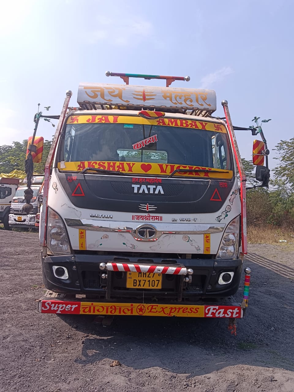 GOODS CARRIER TRUCK for sale in Morshi
