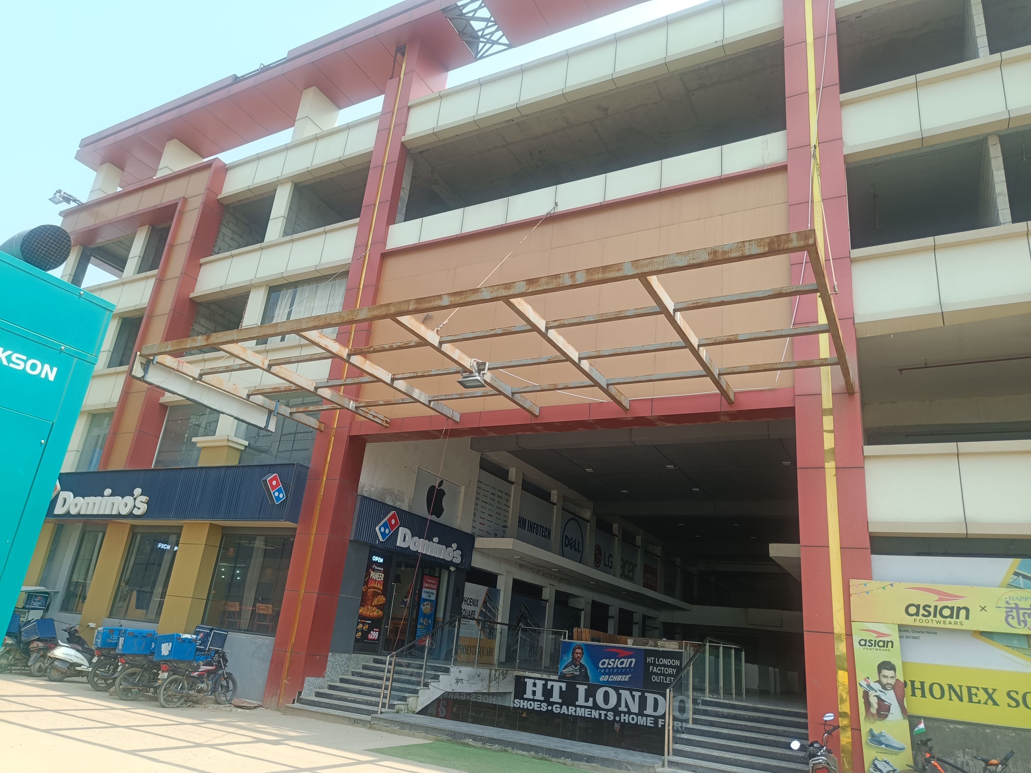 2000 square feet Shops for sale in Noida