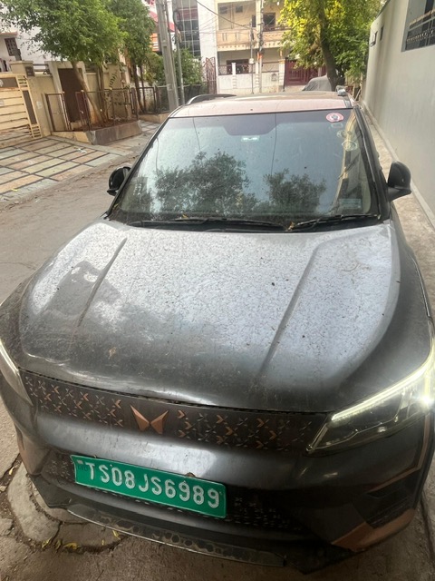 2023 Mahindra XUV400 EL Pro SUV 64650 km 3 years for sale in HKGN Hyderabad — photo 2