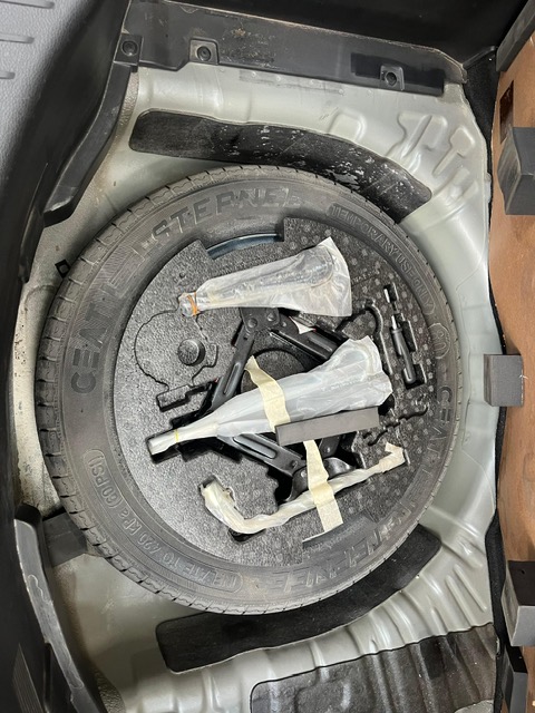 2023 Mahindra XUV400 EL Pro SUV 64650 km 3 years for sale in HKGN Hyderabad — photo 5