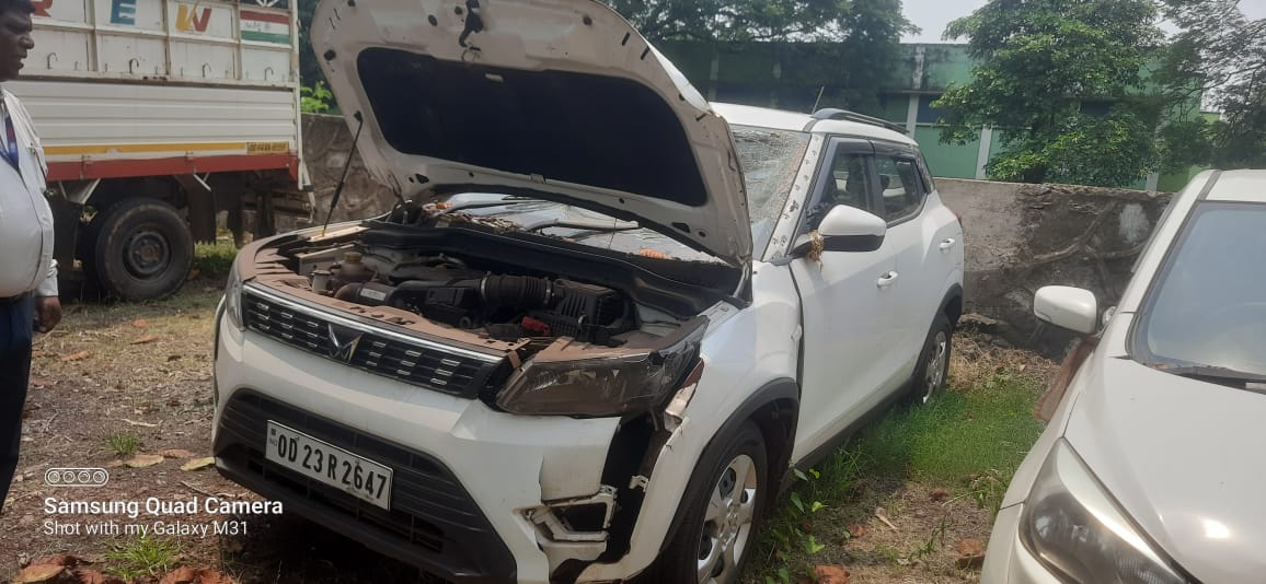 2024 Mahindra XUV400 EC Pro SUV 28000 km 2 years for sale in SBI RASMEC, ROURKELA Rourkela — photo 1