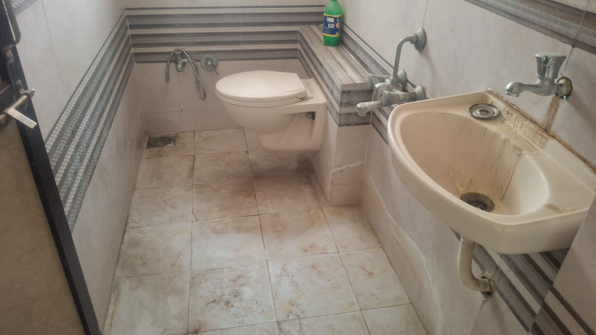 944 square feet Flat for sale in gorwa Vadodara — photo 4