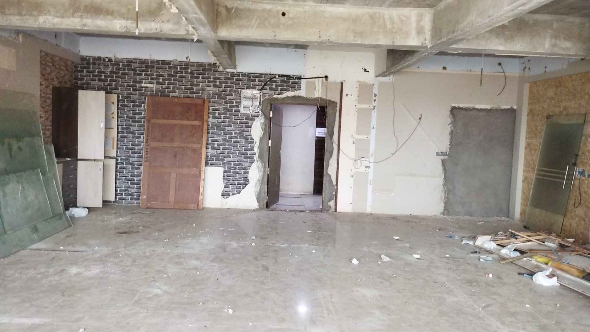 957 square feet Office for sale in Ahmedabad — photo 6