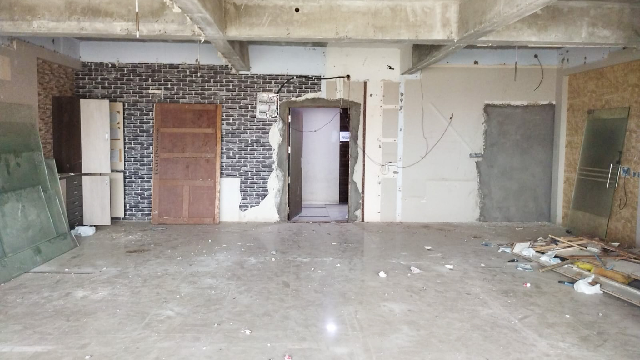 957 square feet Office for sale in Ahmedabad — photo 2