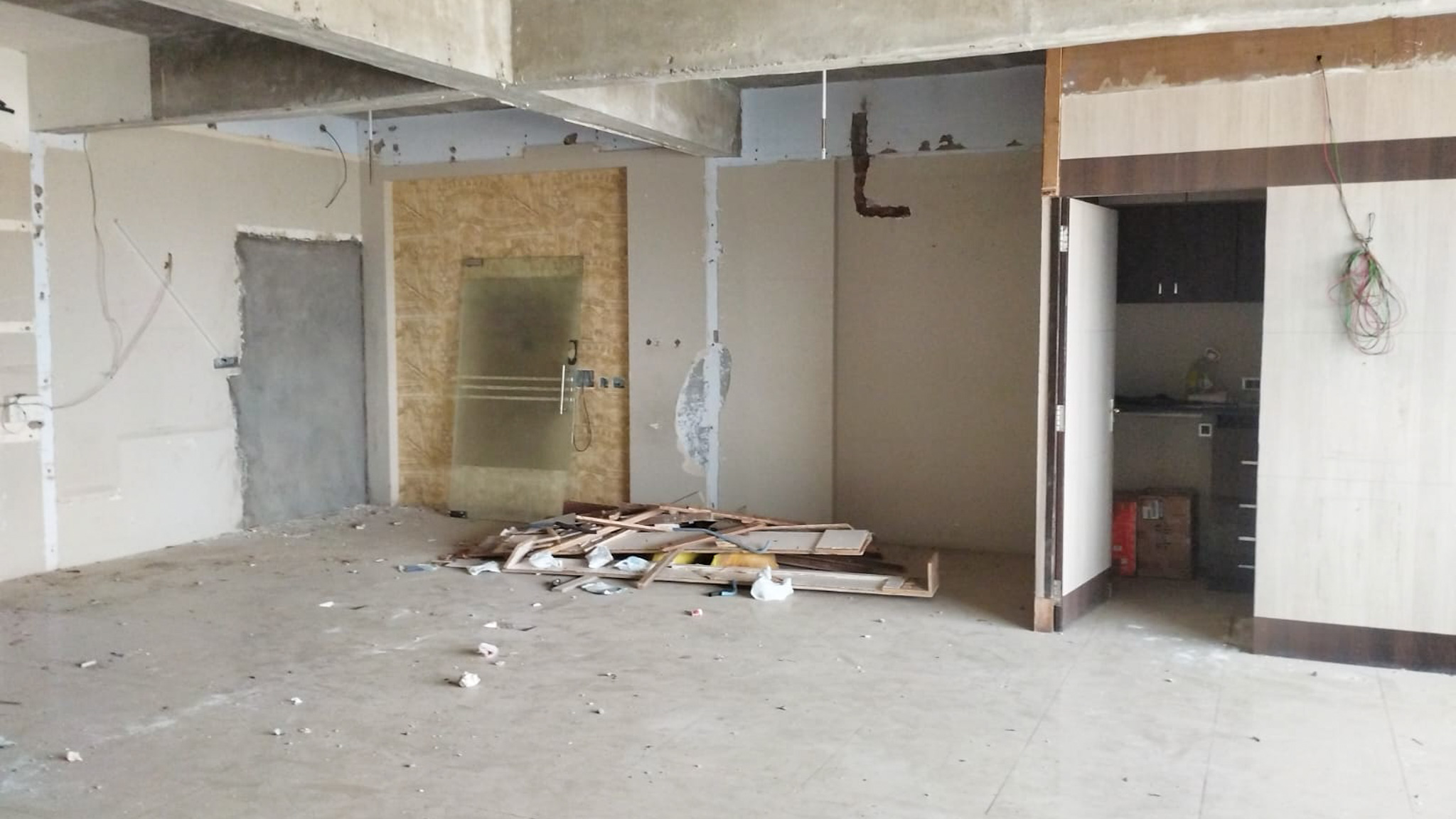 957 square feet Office for sale in Ahmedabad — photo 8