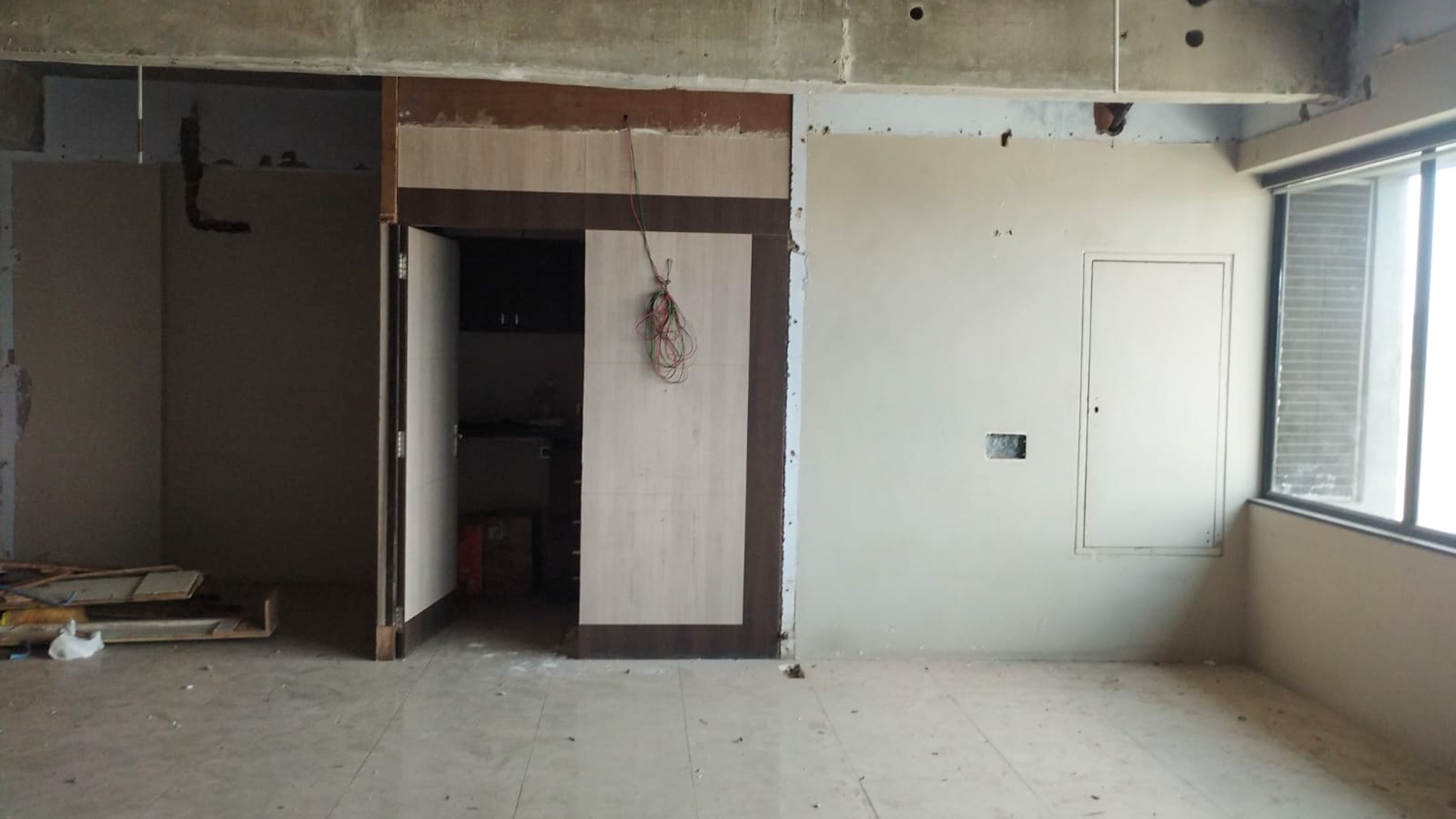 957 square feet Office for sale in Ahmedabad — photo 7