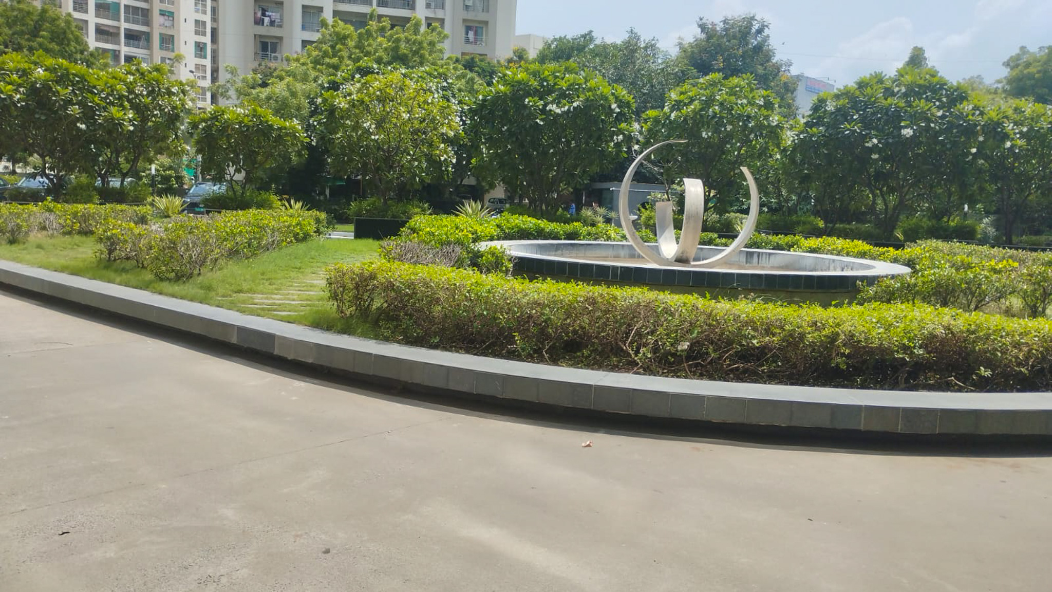 957 square feet Office for sale in Ahmedabad — photo 13