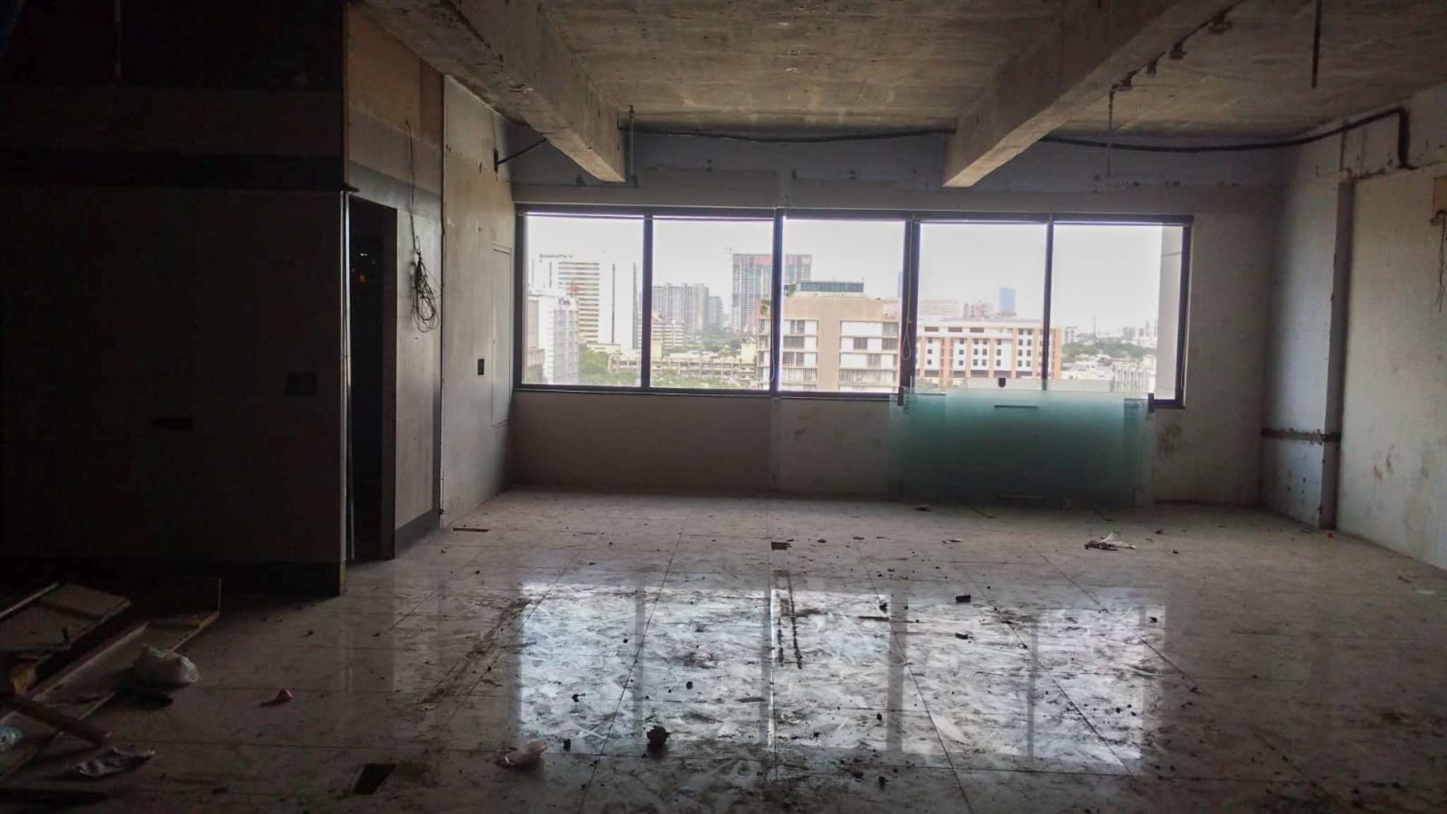 957 square feet Office for sale in Ahmedabad — photo 20
