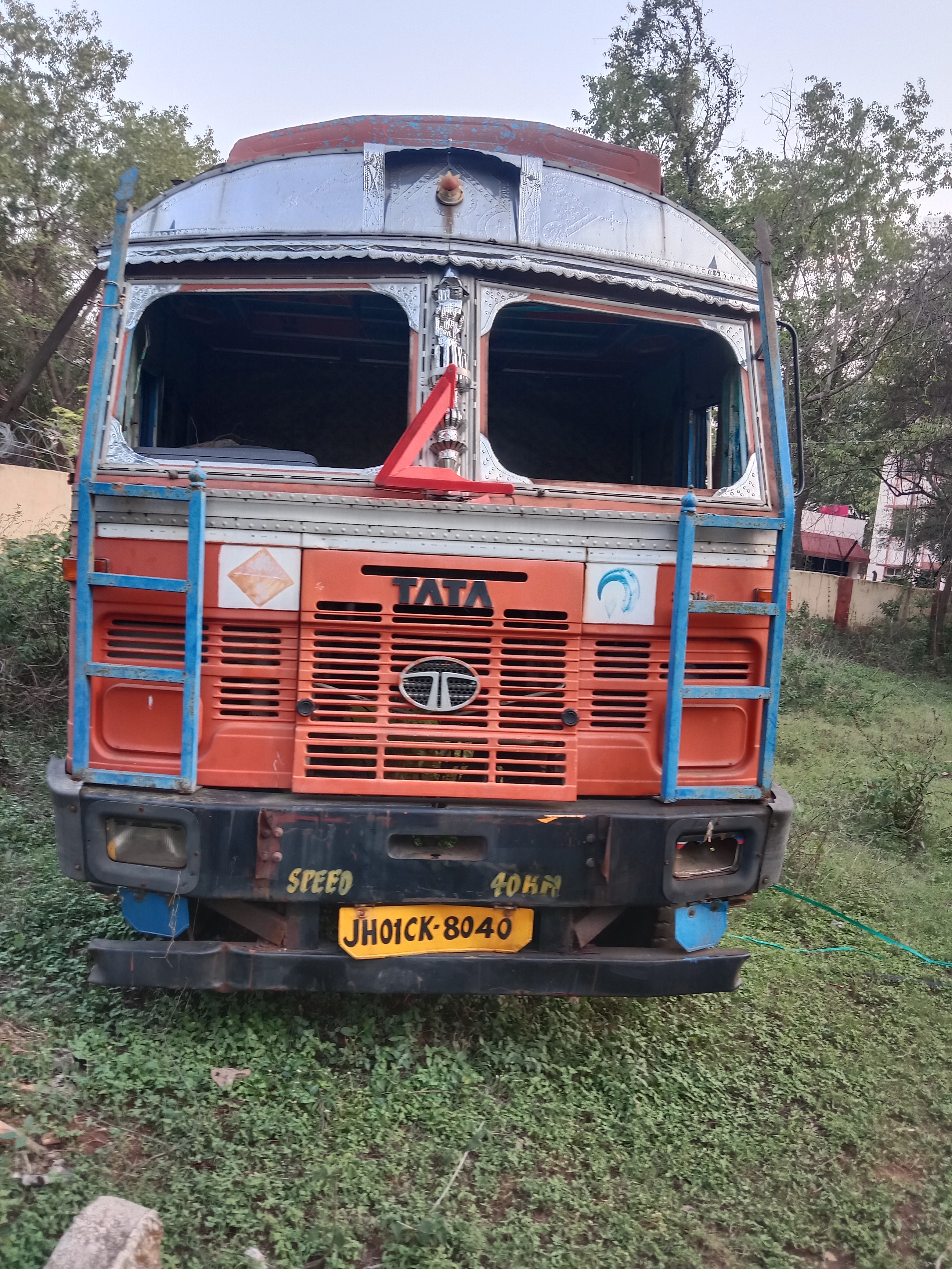 TATA LPT 2518*62 TC EX BS III TANKER for sale in HAZARIBAGH Bongabar