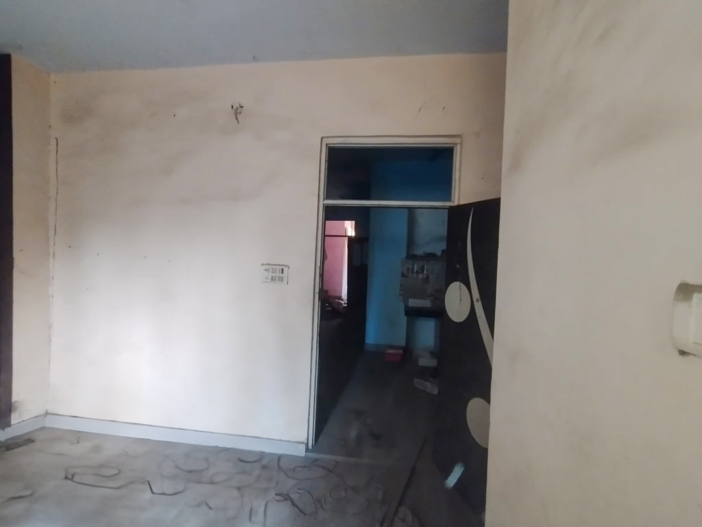 Flat for sale in Ghaziabad — photo 2