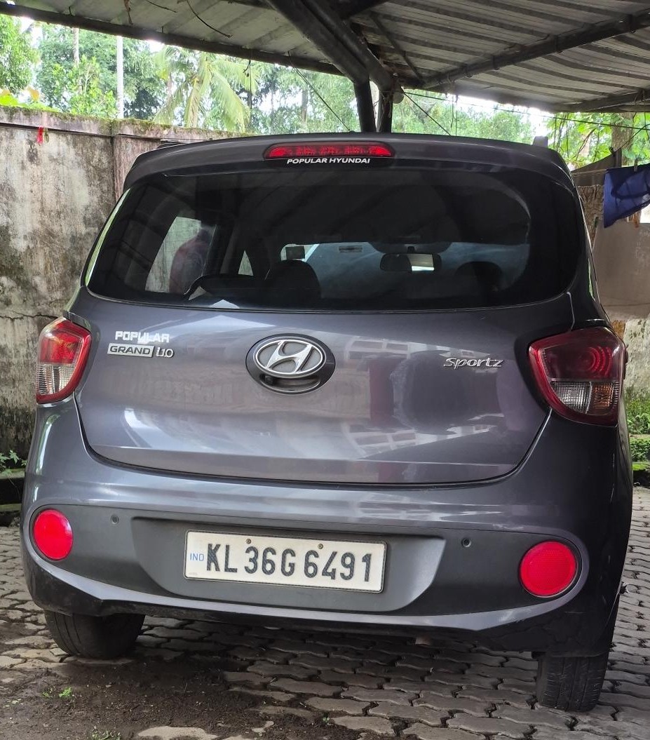 2018 Hyundai Grand i10 NIOS Sportz 1.2 Petrol MT Hatchback 83414 km 8 years for sale in SAM ENTERPRISES Kalady