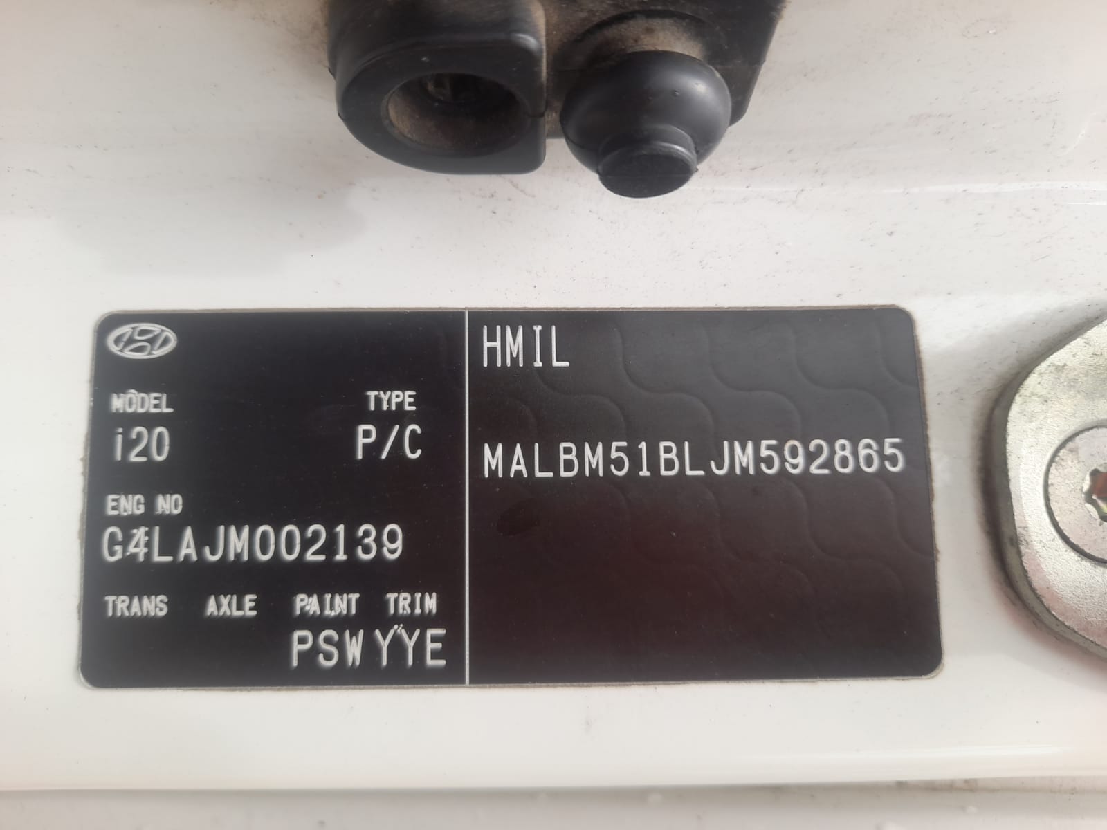 Car ( Hyundai I 20) for sale in Surat — photo 4