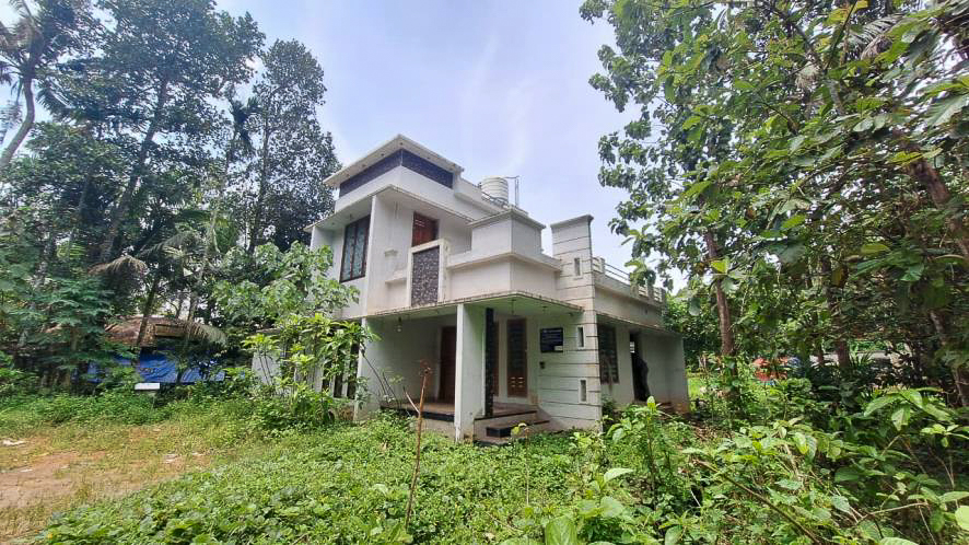 3 BHK Individual House for sale in Lekshmi Bhavan, Mulakuzha Chengannur — photo 8