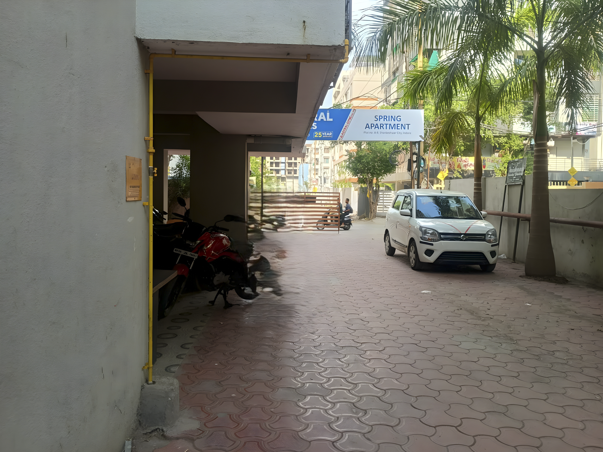 686 square feet Flat for sale in Spring Apartment Shankheshwar City Indore — photo 6