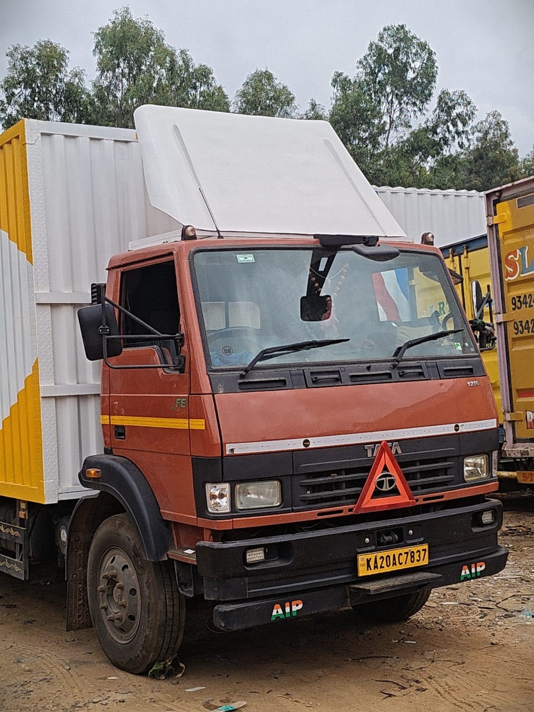 2025 Tata 1212 LPT HSD Truck 84000 km less than 1 year for sale in Kenstone Karkala — photo 1