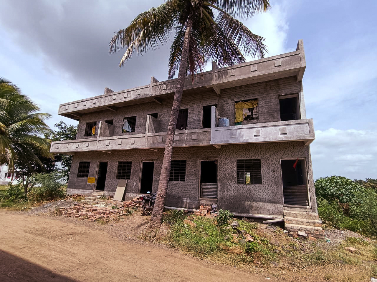 60 square meter Individual House for sale in Deola