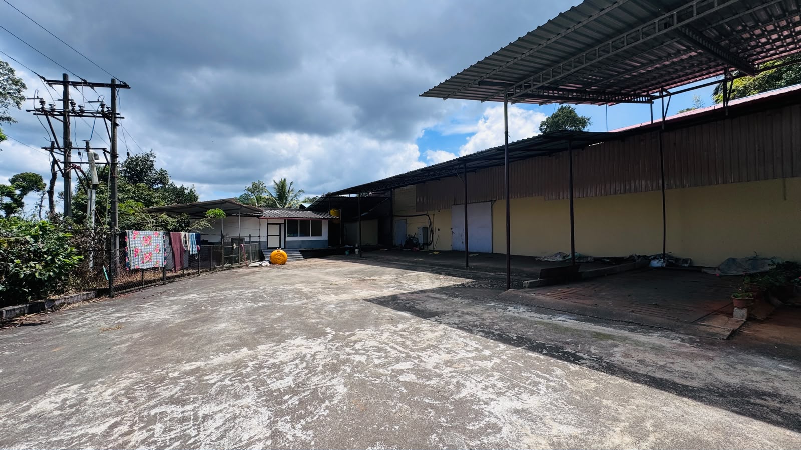 4046.86 square meter Industrial Plot with Factory Building for sale in Madikeri Madikeri — photo 3