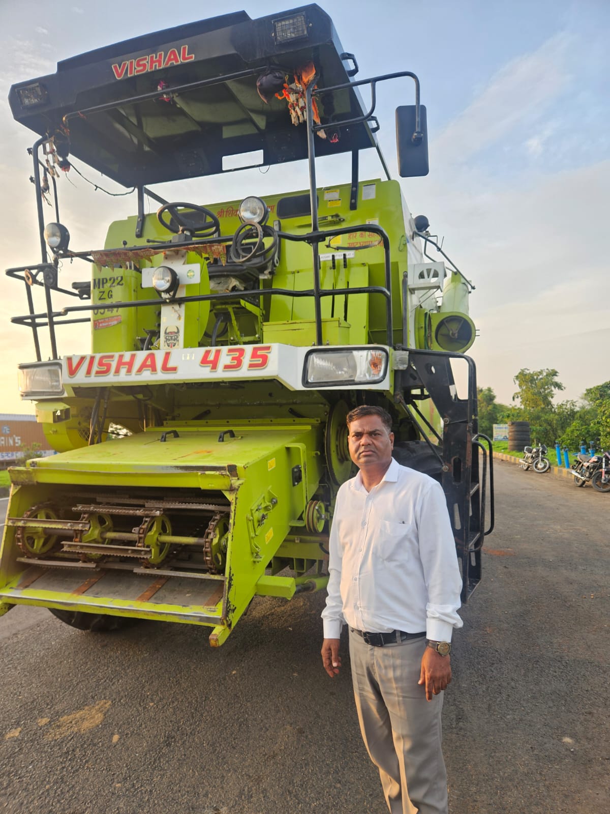 1 square feet Combined Harvester Vishal 435 Manku Agro for sale in Satguru Parking Yard Narsinghpur Narsinghpur