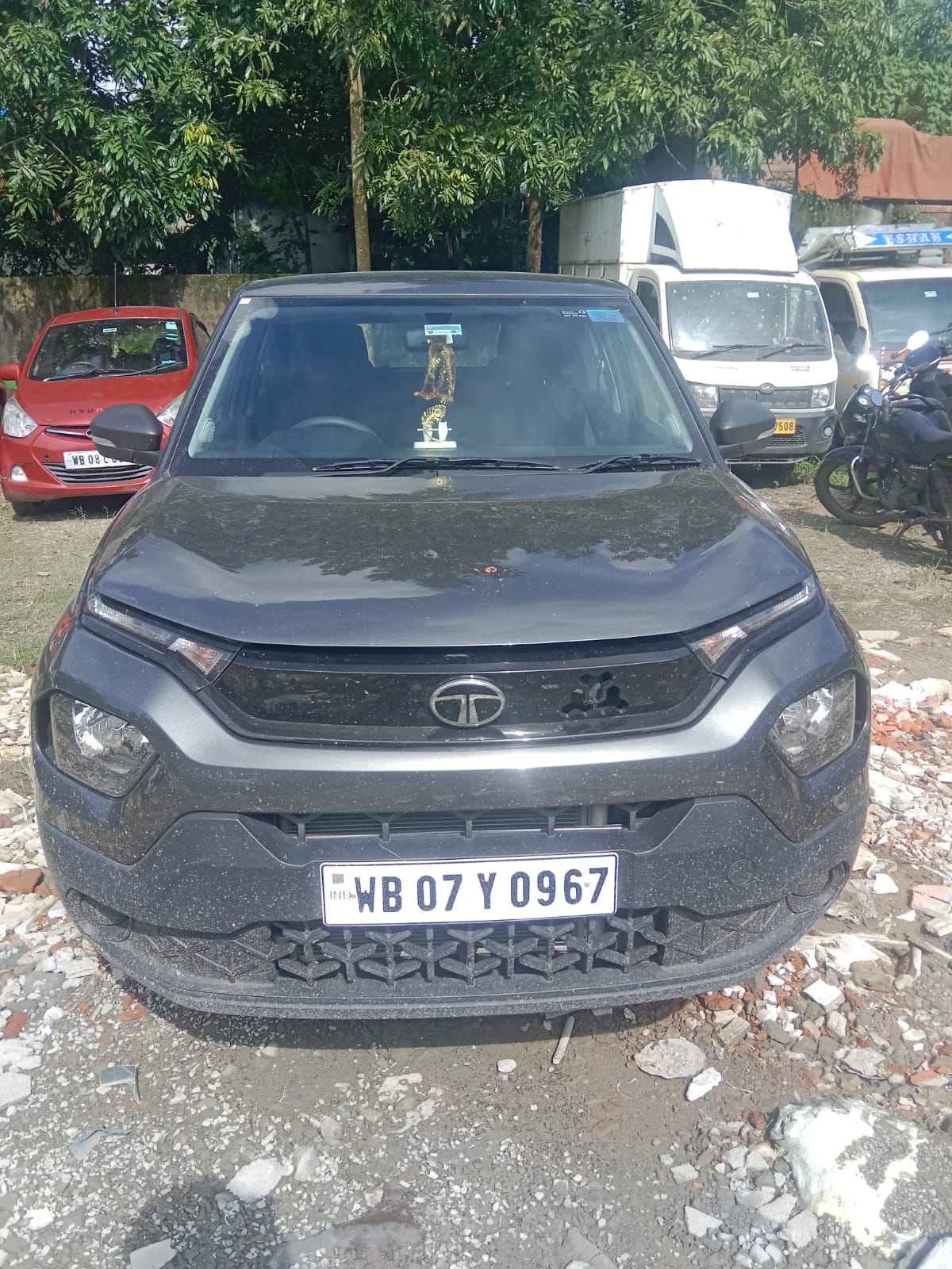 2025 Tata Punch Pure MT SUV 11000 km less than 1 year for sale in JK PARKING Rajpur Sonarpur — photo 3