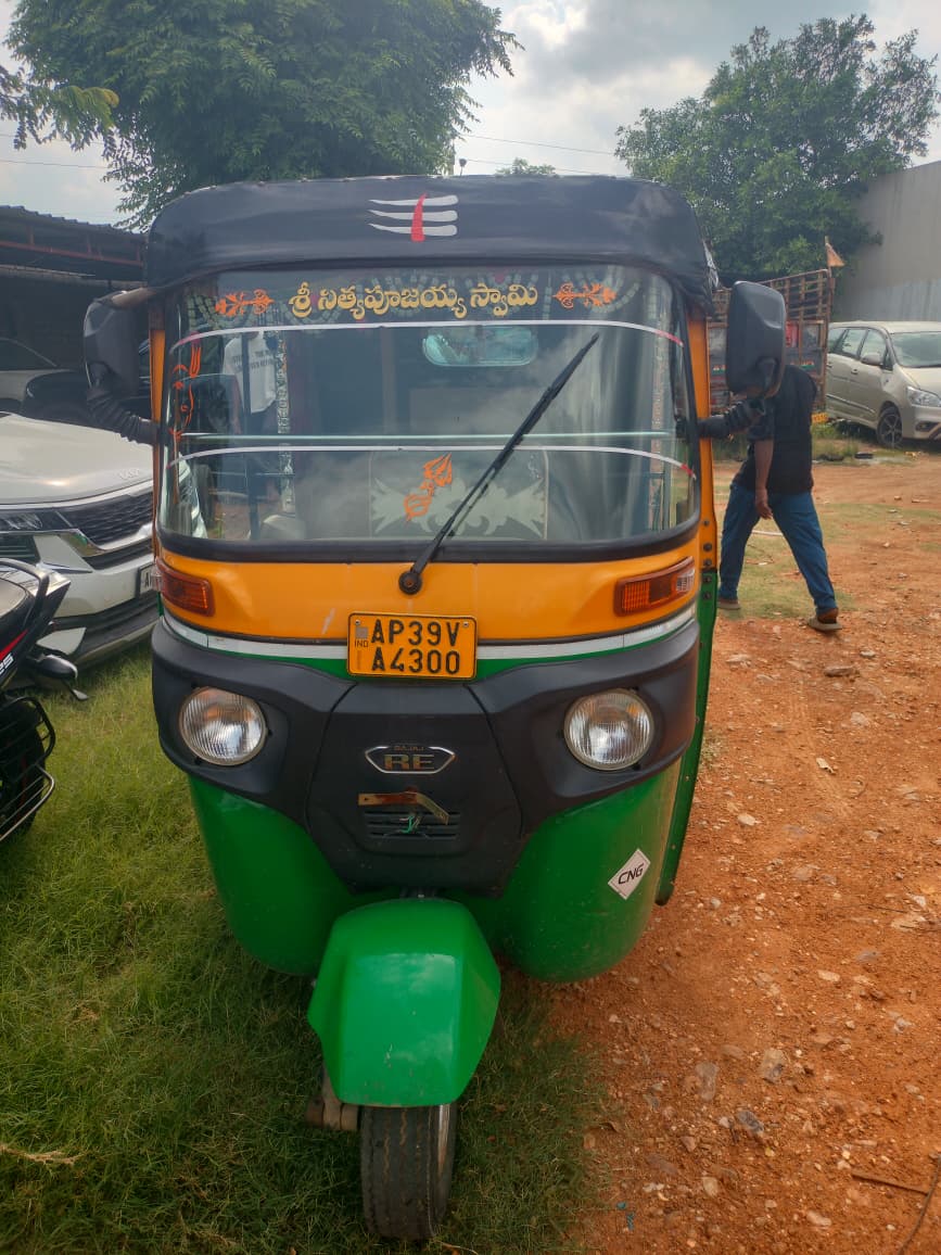 2023 Bajaj Auto RE CNG Passenger 22000 km 3 years for sale in RAJESWARI YARD Kadapa — photo 2