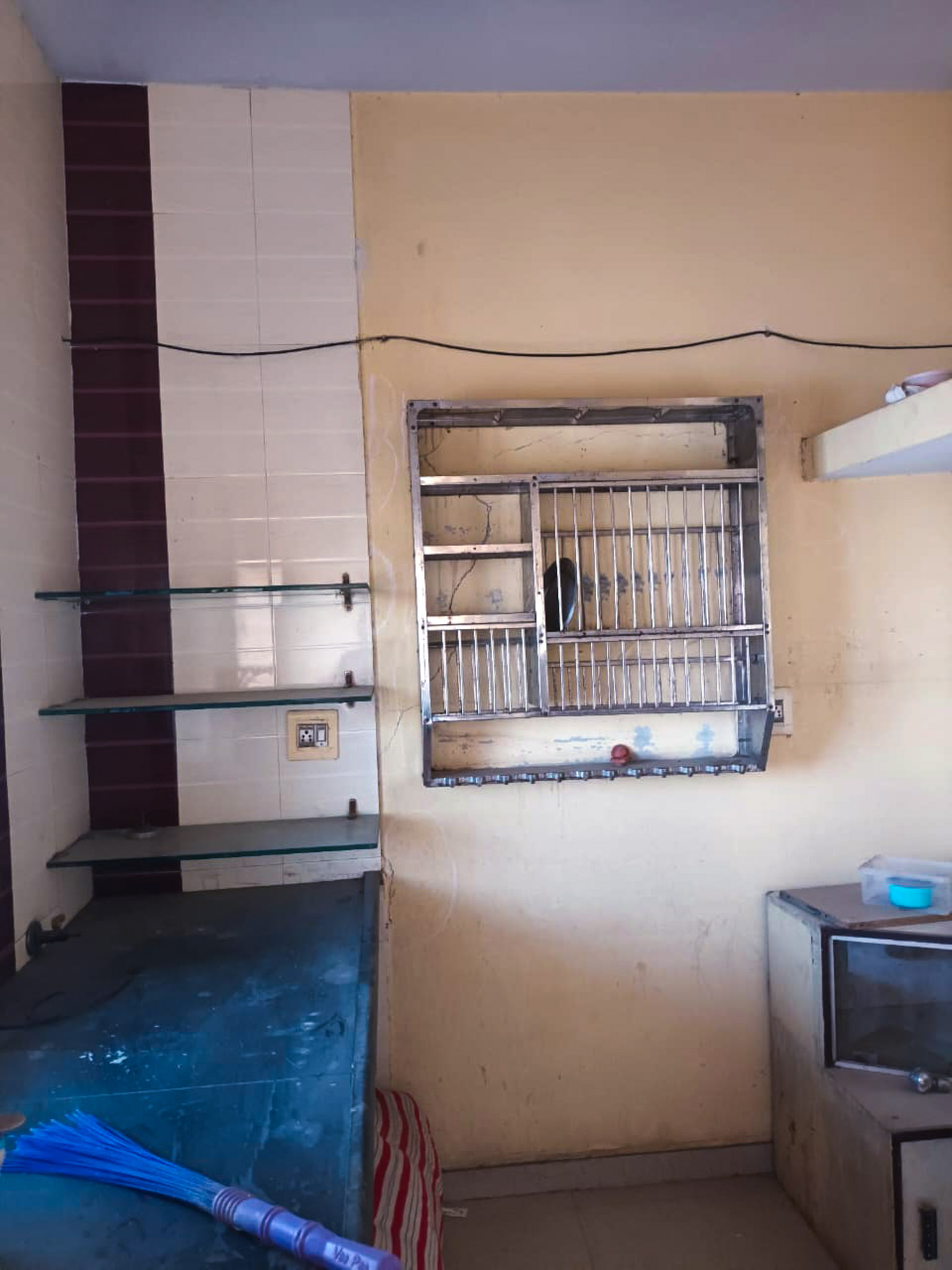 467 square feet Flat for sale in GAYATRI FLATS, SHASTRI BAUG-MAHADEV TALAV ROAD Vadodara — photo 9