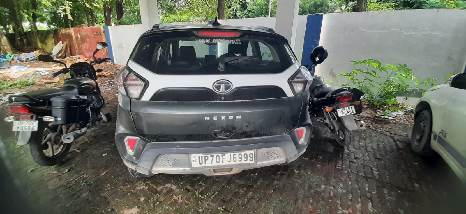 2020 Tata Nexon XZ+ Diesel MT SUV 236062 km 6 years for sale in SBI MAIN BRANCH PRAYAGRAJ, KUTCHERY ROAD, PRAYAGRAJ-211002 Prayagraj — photo 4