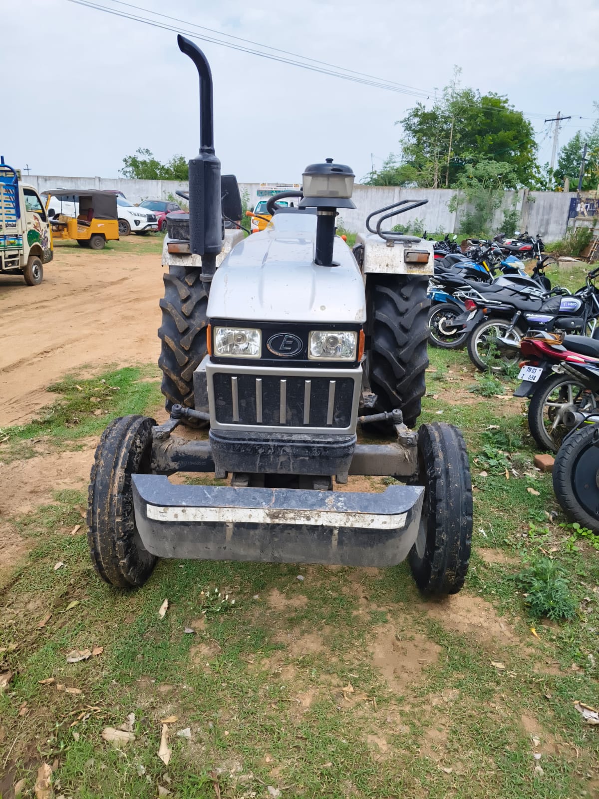 2024 Eicher 551 4WD Prima G3 Tractor 1000 km 2 years for sale in Kamdhenu Parking Yard vellore Karugampattur — photo 2