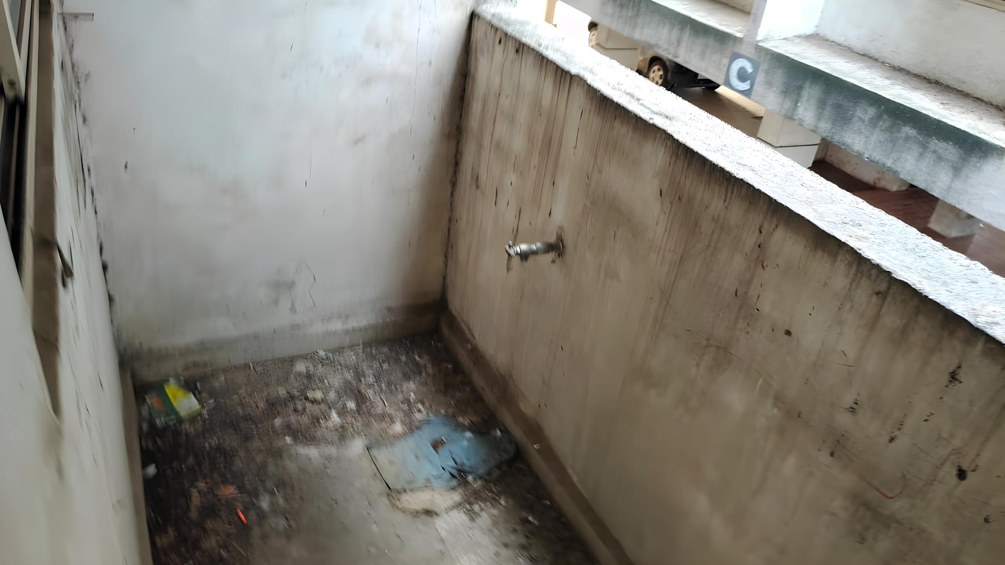 1040 square feet Flat for sale in Surat — photo 14