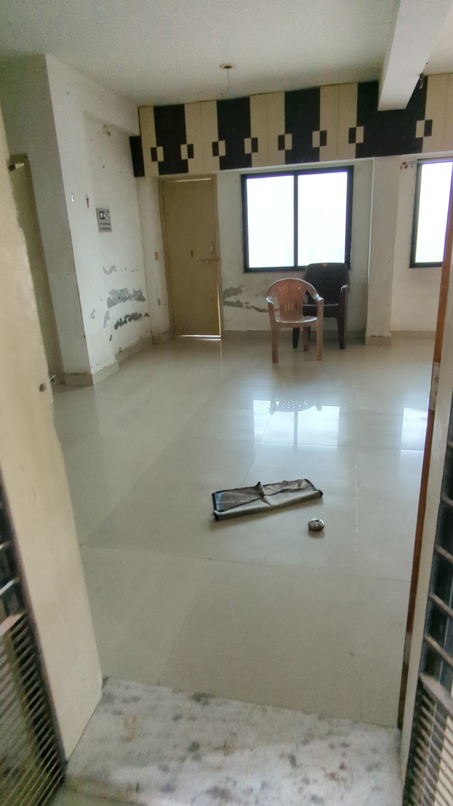 1090 square feet Flat for sale in Sayan