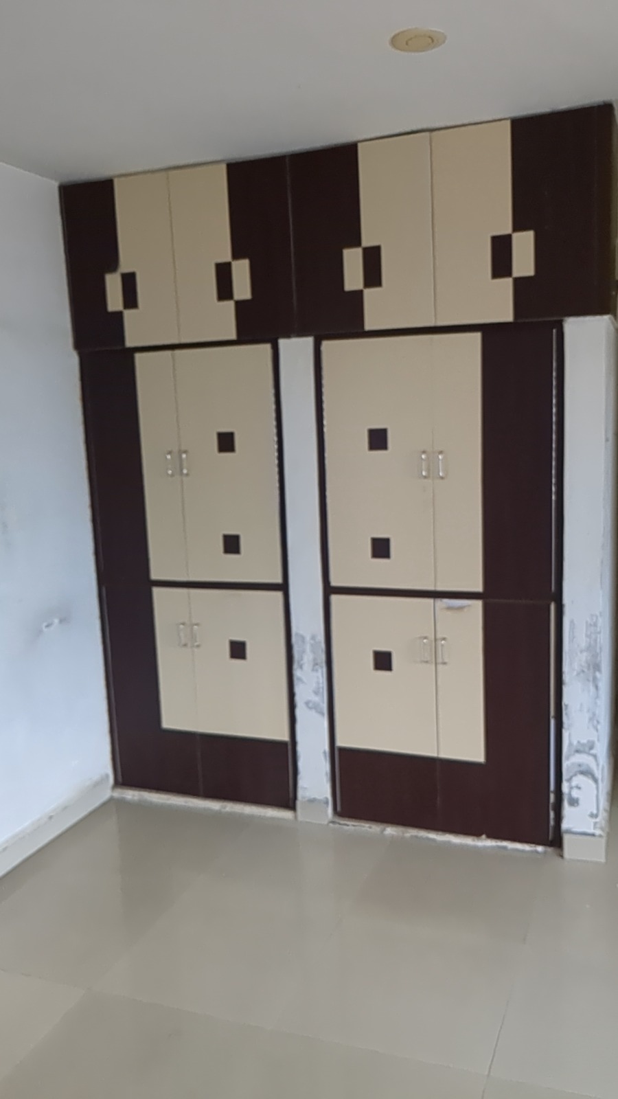 1090 square feet Flat for sale in Sayan — photo 2
