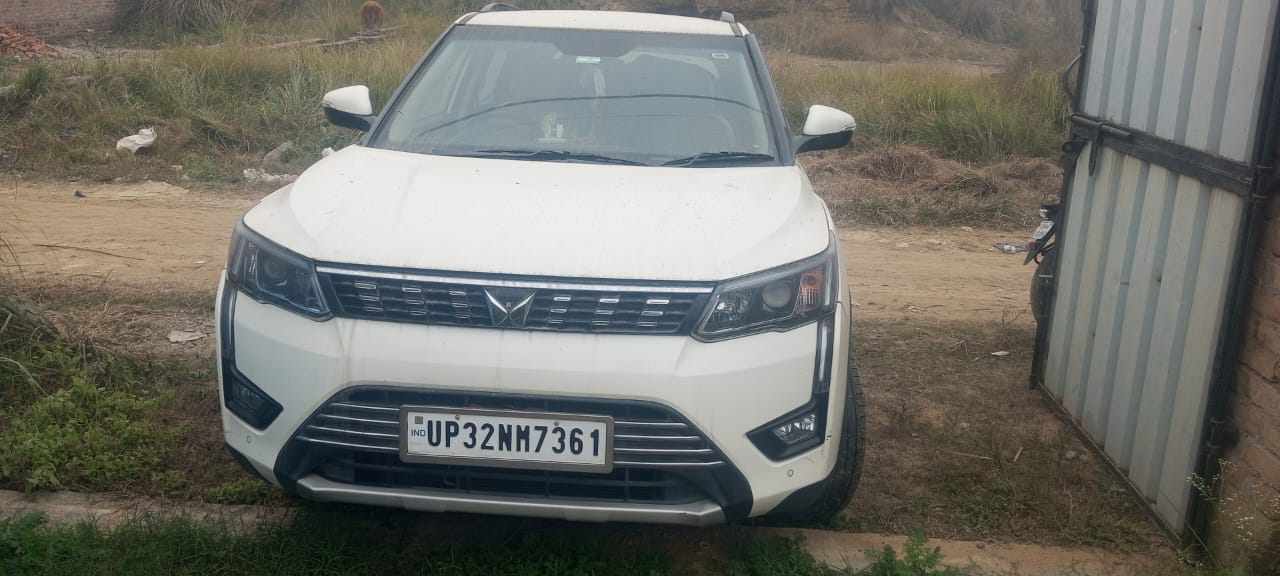 2023 Mahindra XUV300 W6 Compact SUV 51000 km 3 years for sale in SINGH RECOVERY YARD Sultanpur