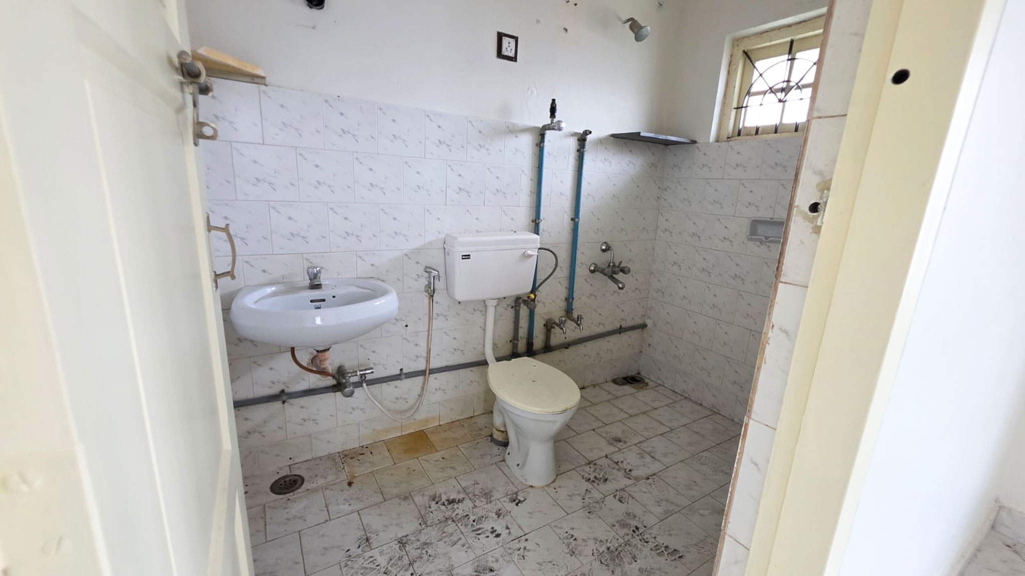 2 BHK Flat for sale in EAST AVENUE APARTMENT, Kaloor Ernakulam Kochi — photo 2