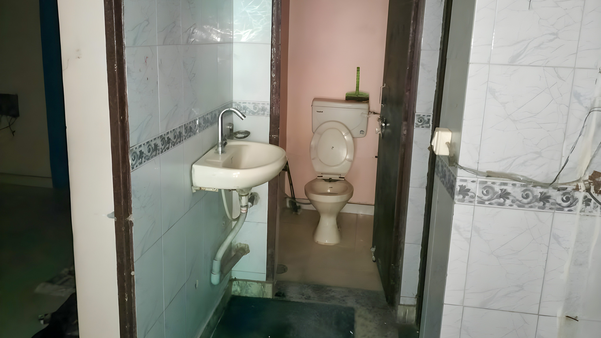 1 BHK Flat for sale in DILSHAN GARDEN New Delhi — photo 14