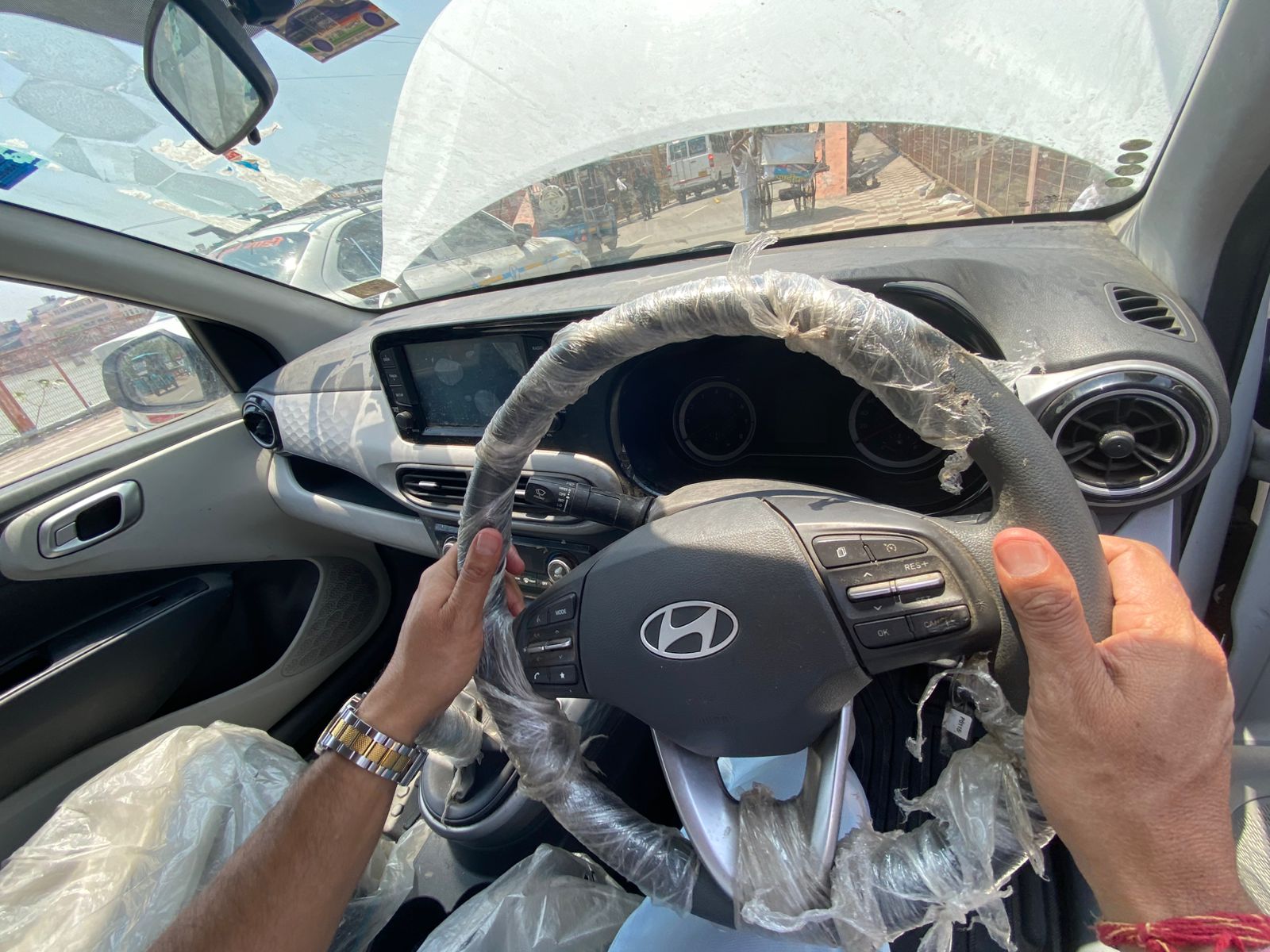 2025 Hyundai Grand i10 NIOS Sportz 1.2 Petrol MT Hatchback 2050 km 1 year for sale in sbi Panchkula — photo 3