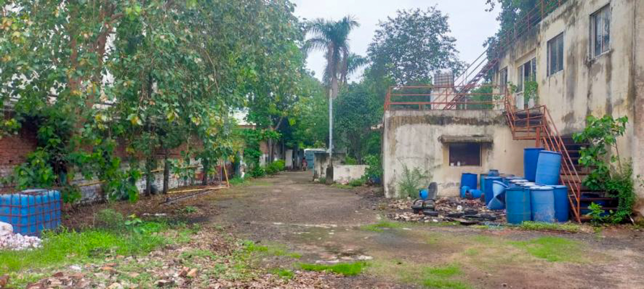 Industrial Plot with Factory Building for sale in GIDC industrial estate Phase-I Naroda Ahmedabad Ahmedabad — photo 2