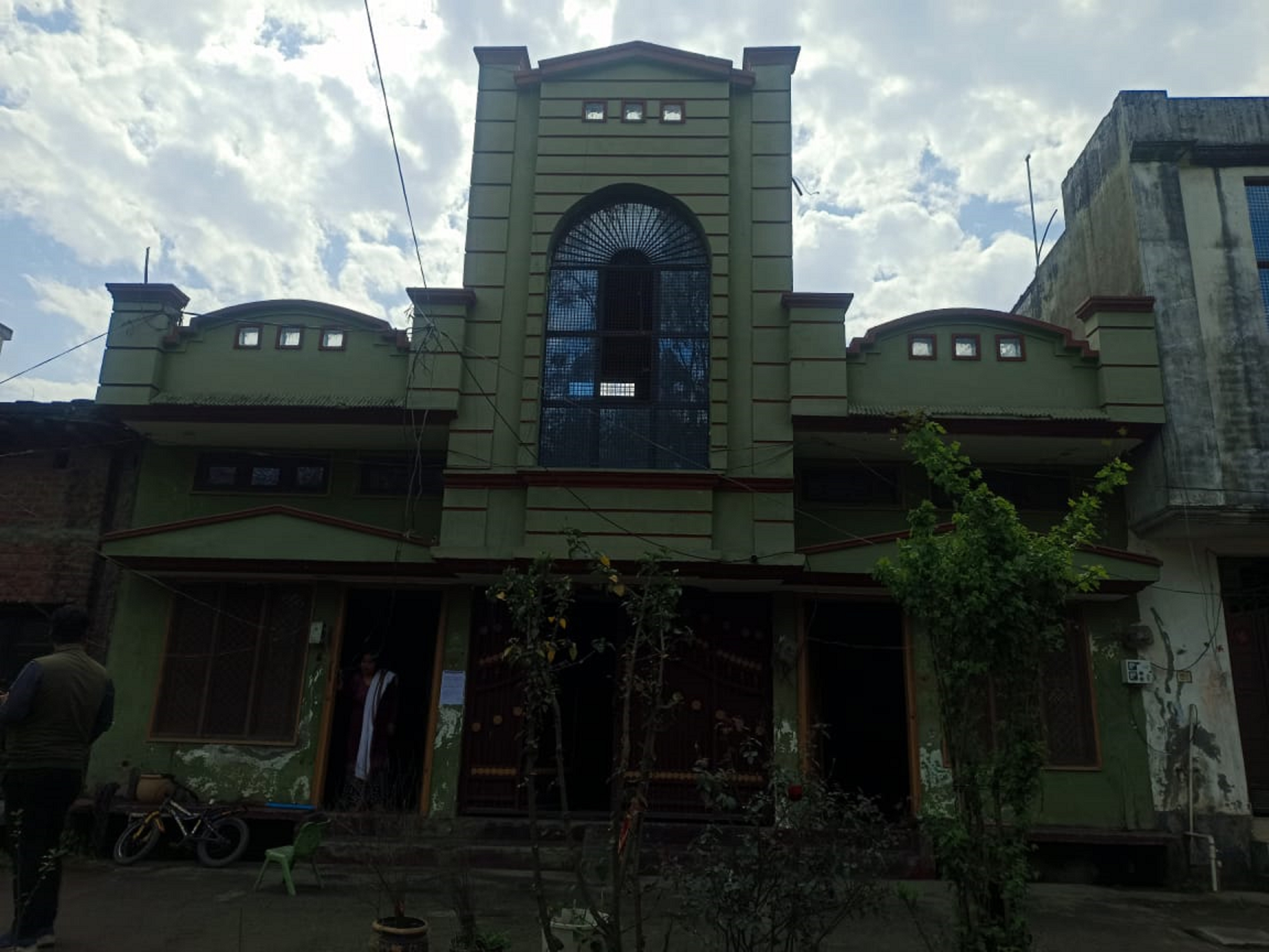 Individual House for sale in Thakurdwara