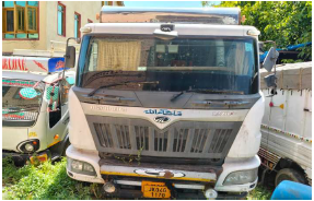 LOAD CARRIER TRUCK for sale in HUMHAMA BUDGAM Budgam